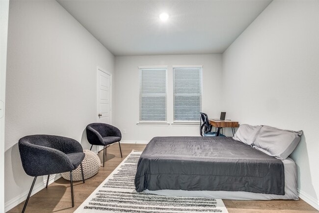 Building Photo - 7551 Millingston Rd