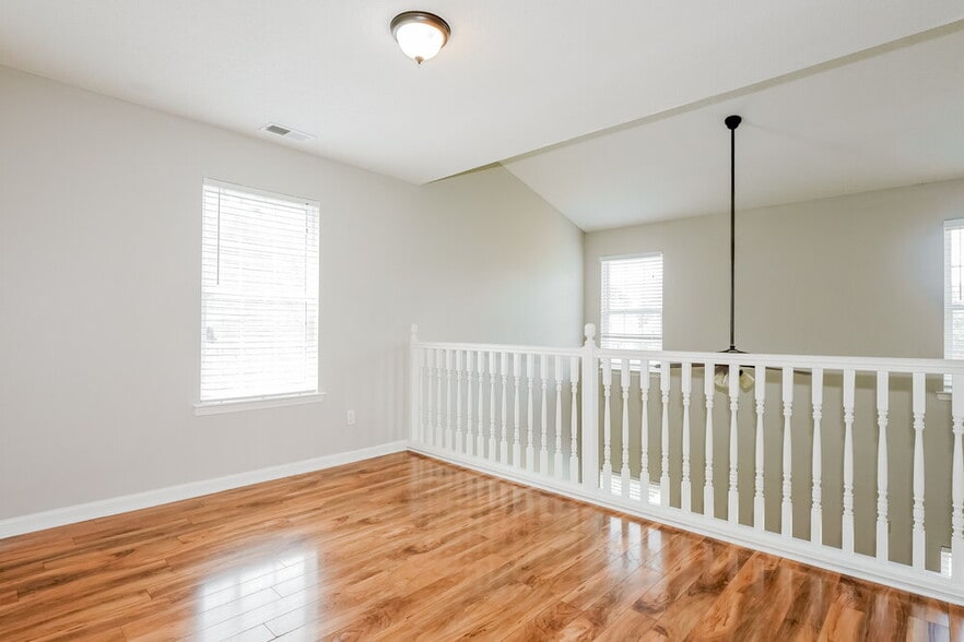 Building Photo - 7335 Red Maple Dr