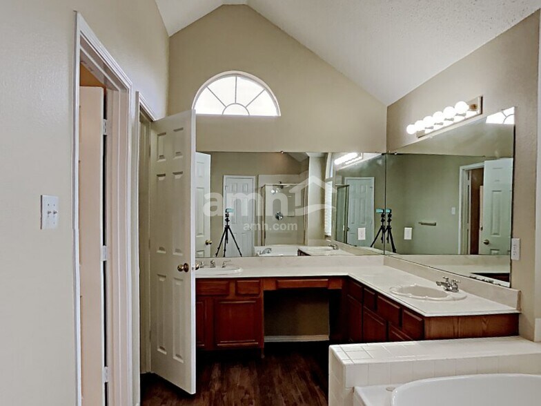 Building Photo - 3001 Morning Dove Ln