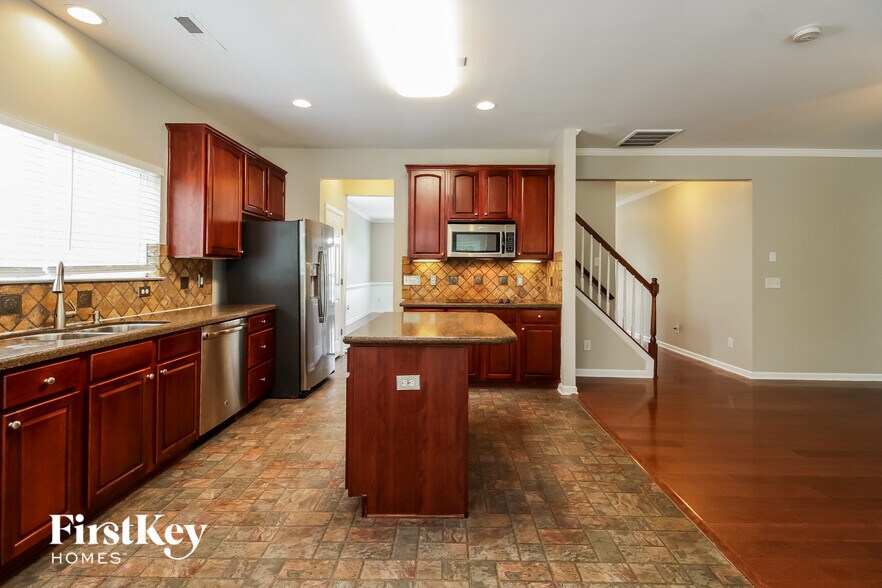 Building Photo - 3833 Tonsley Pl