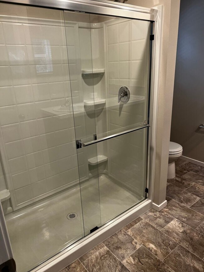 Building Photo - STO Langly Duplex