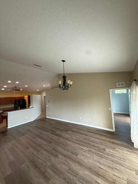 Building Photo - 5492 Compass Pte