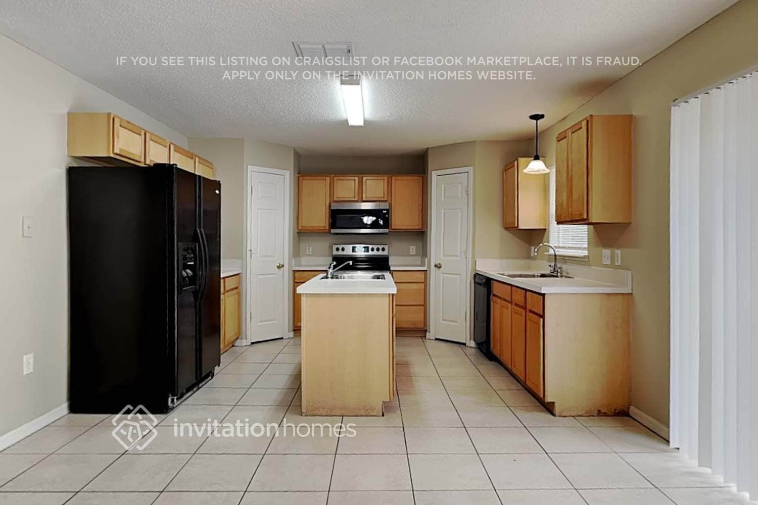 Building Photo - 1701 Alhambra Crest Dr