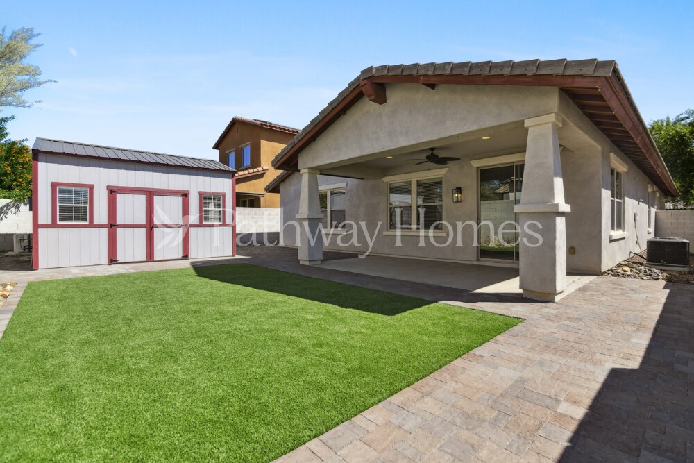 Building Photo - 20996 W White Rock Rd