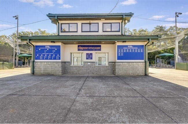 Building Photo - 1234 King Springs Ct SE