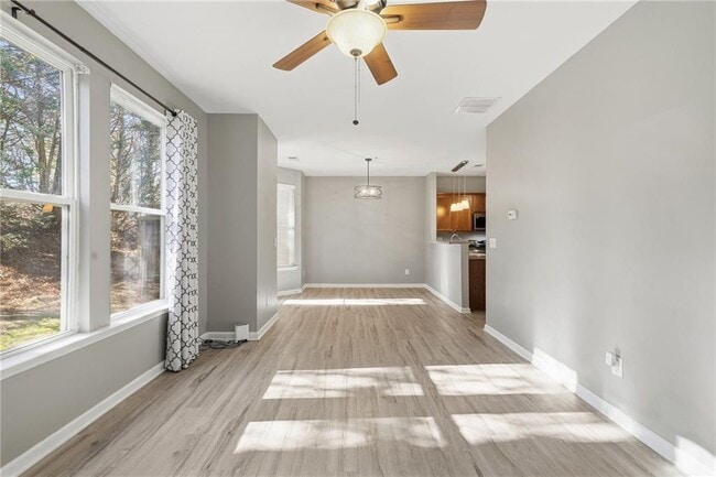 Building Photo - 331 Oakview Way