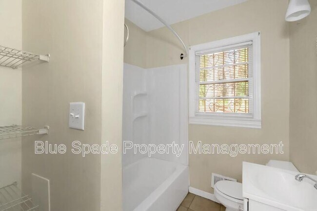 Building Photo - 409 Kildare Ave NW