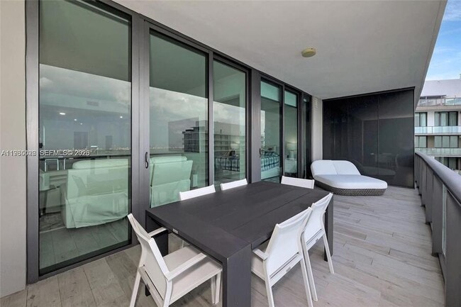 Building Photo - 480 NE 31st St