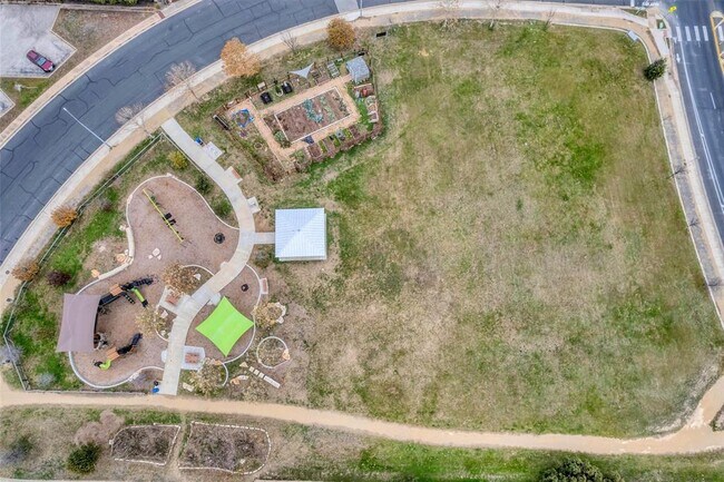 Building Photo - 2100 Pipers Field Dr