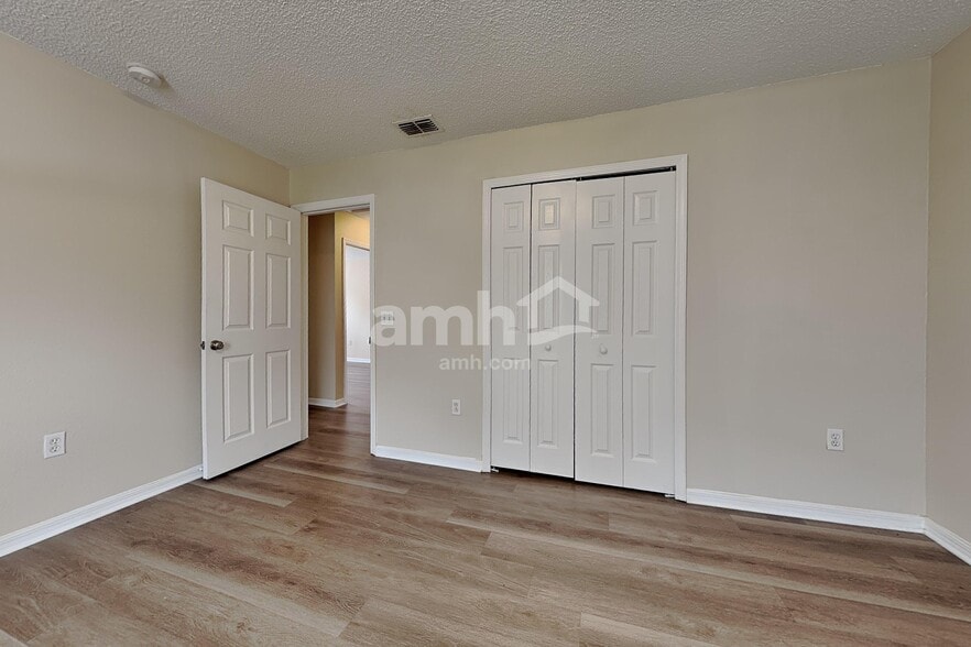 Building Photo - 30500 Birdhouse Dr