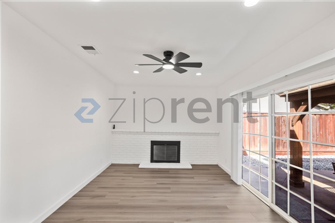 Building Photo - 3068 Nightingale Pl