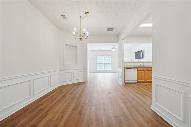 Building Photo - 3812 Dandridge Dr