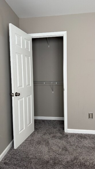 Building Photo - 4219 Star Cir