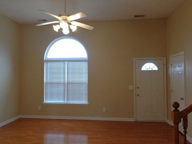 Building Photo - 884 Pin Oak Dr