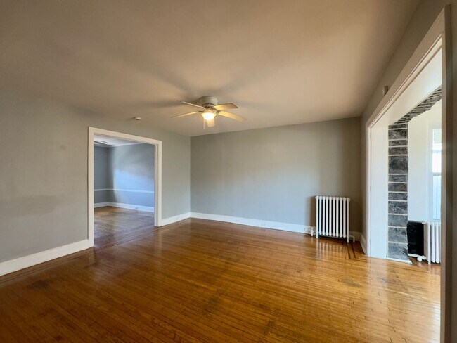 Building Photo - Charming 3 Bedroom/2 Bathroom Townhome in Ednor Gardens-Lakeside, MD!