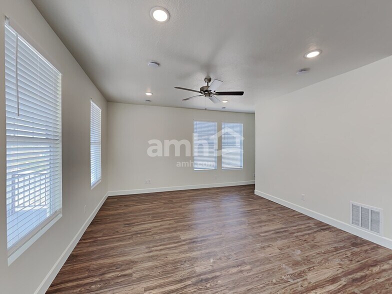 Building Photo - 5993 W Arranmore Dr