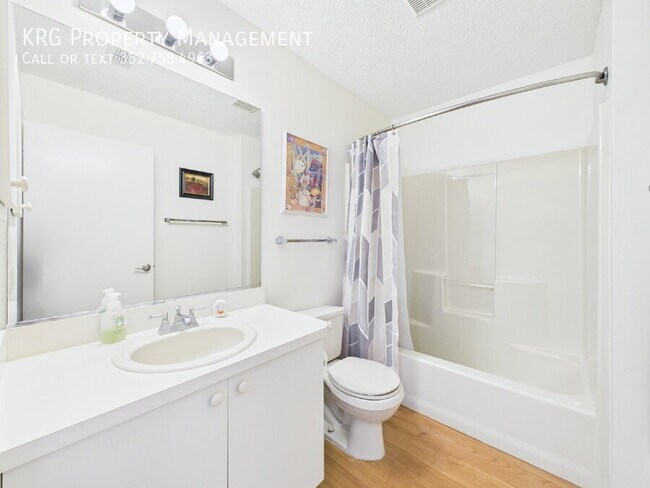 Building Photo - 480 Hildalgo Dr