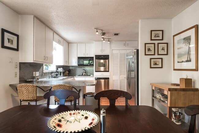 Building Photo - 2402 Rock Terrace Cir