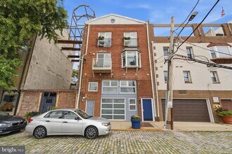 Building Photo - 310 N 13th St