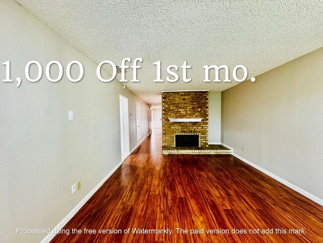 Building Photo - 2 bed, 2 bath, 2 Car Garage, 1-story