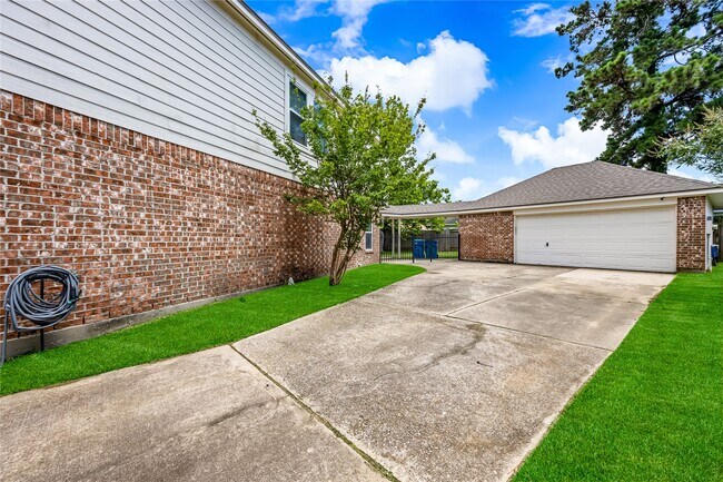Building Photo - 28507 Chateau Springs Ct
