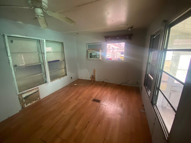 Building Photo - 2900 FL-17