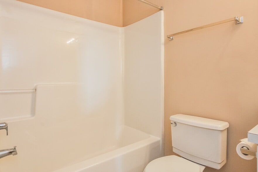Building Photo - 2232 Castle Pines Dr