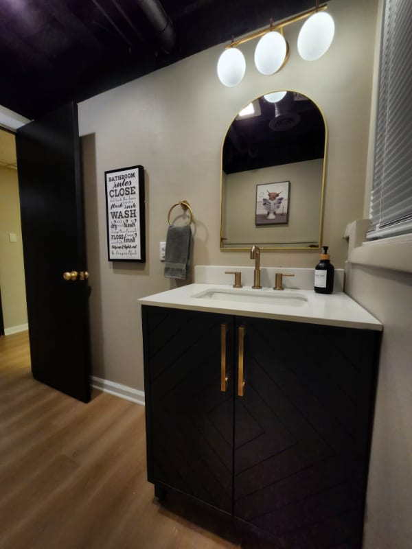 Building Photo - 454 Francis St