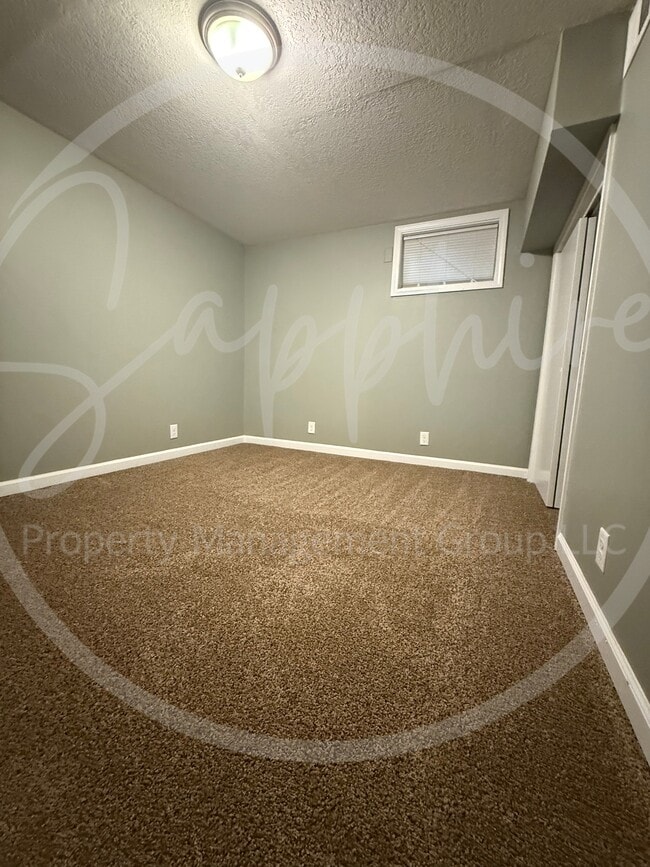 Building Photo - 2815 S Collin Ave