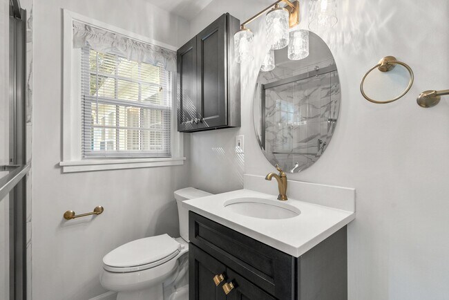 Building Photo - 3 Bed 3 Bath - Kensington Craftsman - Move In Ready