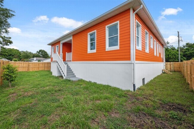 Building Photo - 8605 Inwood Dr