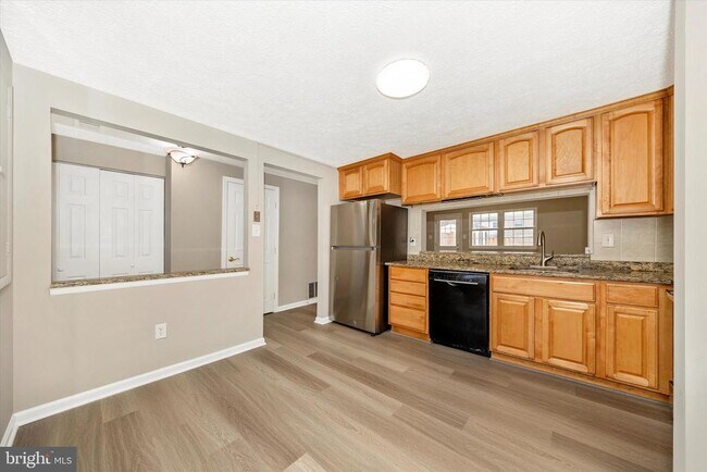 Building Photo - 103 Savannah Ct