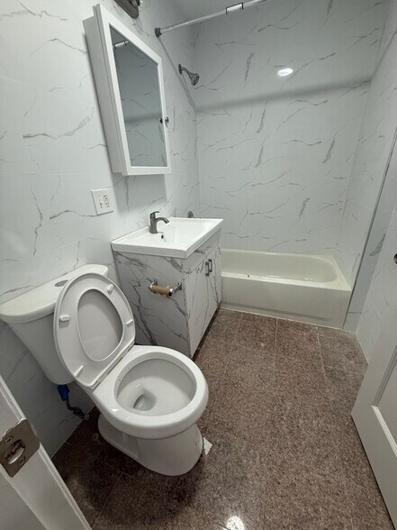 Building Photo - 99-14 43rd Ave