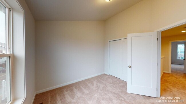 Building Photo - 2708 S Spurway Dr