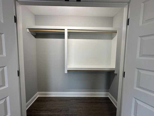 Building Photo - 1020 Addler Dr