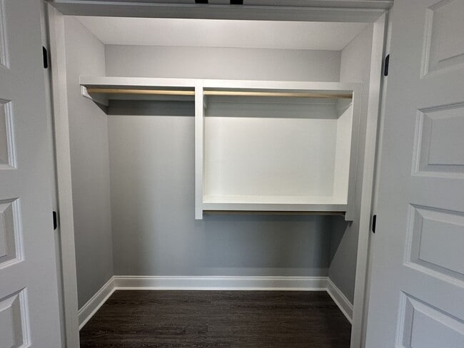 Building Photo - Springfield One Level with Bonus Room Above Garage