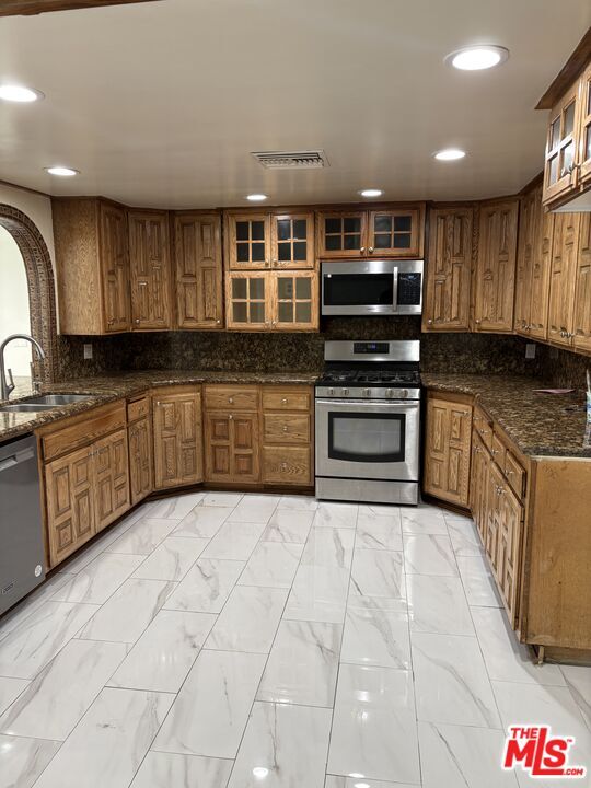 Building Photo - 20424 Marilla St