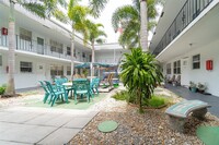 Building Photo - 1300 N 17th Ave