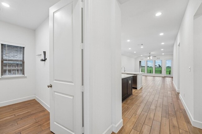 Building Photo - 133 Plumbago Loop