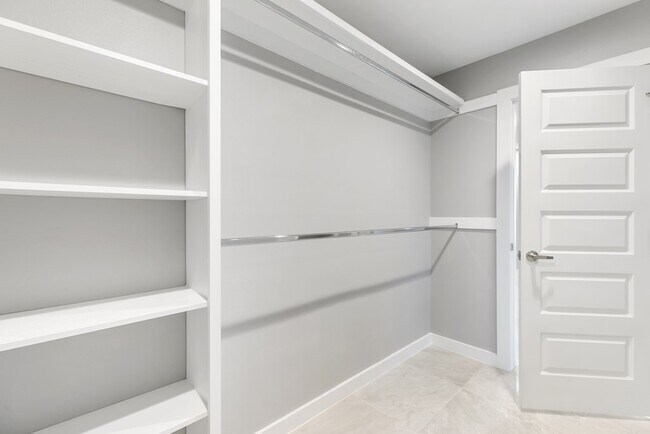 Building Photo - 4 Augusta Dr