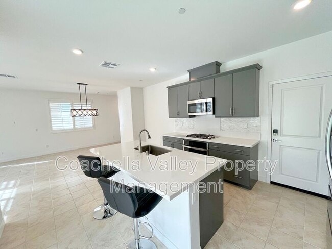 Building Photo - 76279 Cambridge Dr