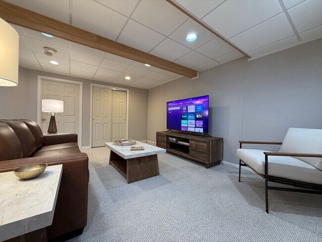 Building Photo - 9736 Flagstone Way