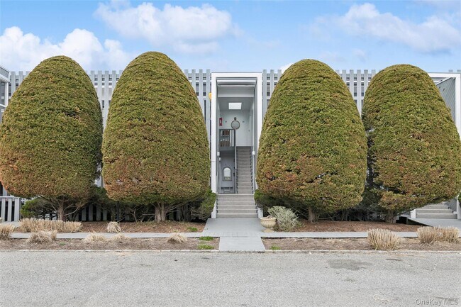 Building Photo - 274 Dune Rd