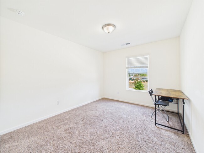 Building Photo - 2843 Yeager Dr NW