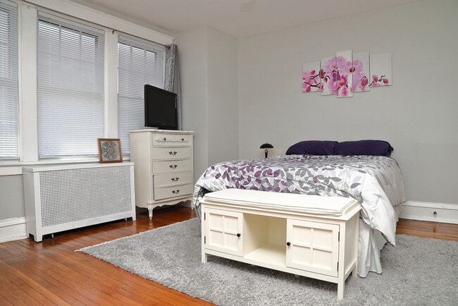 Building Photo - Adorable 5 Bed Single Family Home Near Uptown