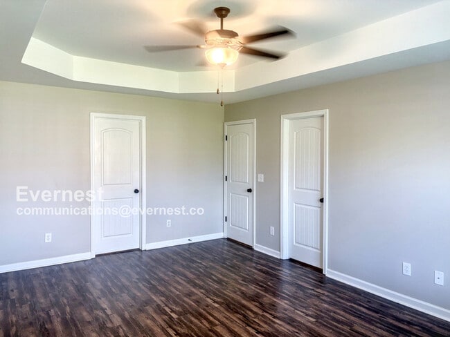 Building Photo - 121 Beaver Brook Pl