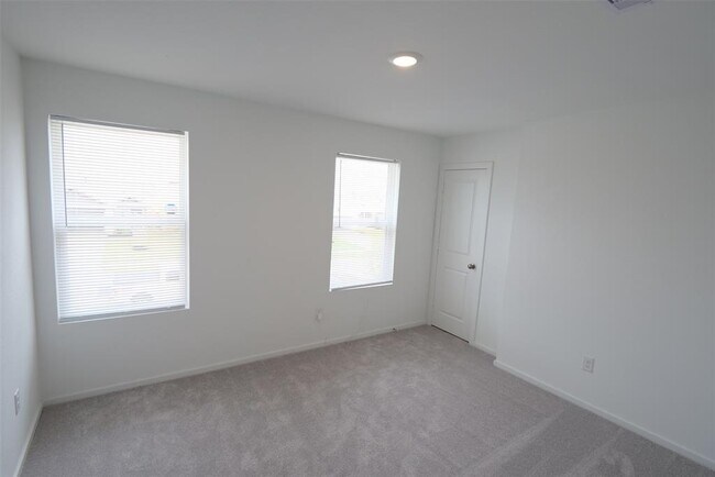 Building Photo - 26727 Feather Reed Dr