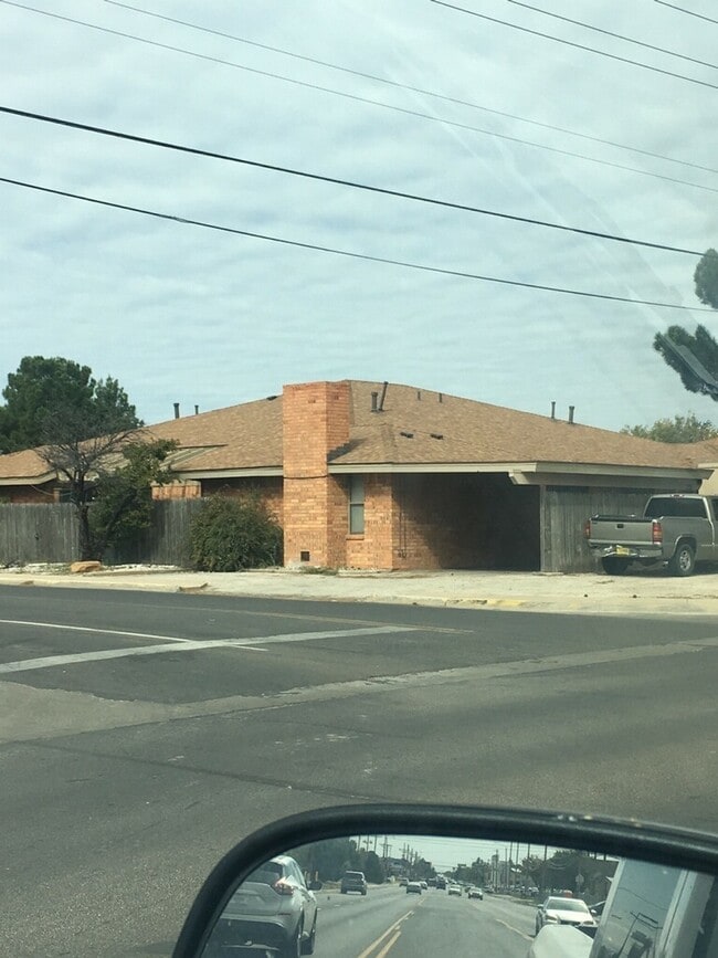 Building Photo - Very nice 2 bed 2 bath water paid