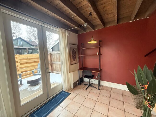 Building Photo - 2900 Champa St