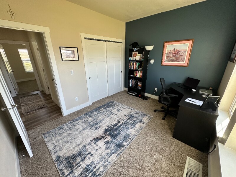 Building Photo - 1600 NE Cinder Loop